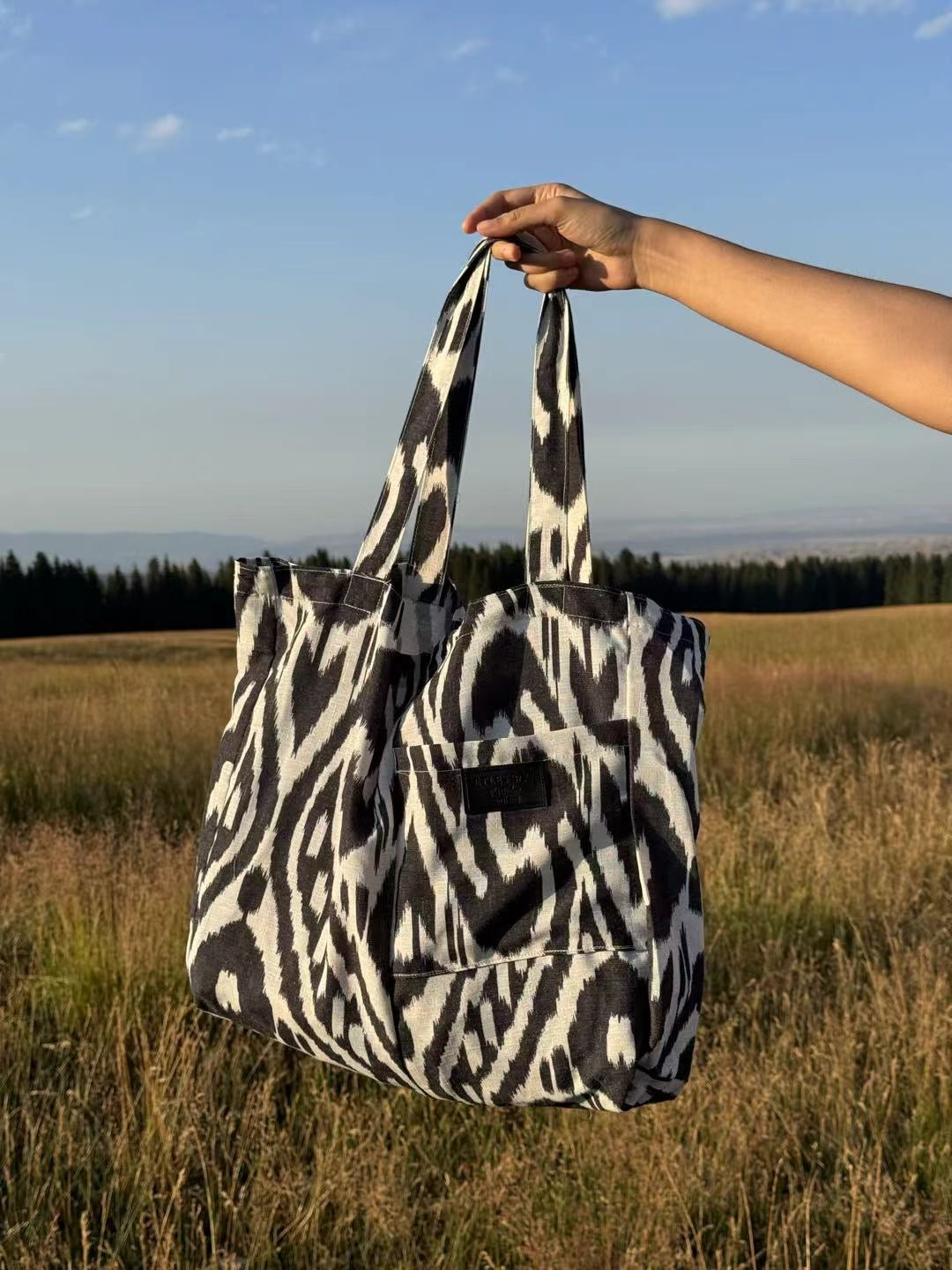 Atlas Canvas Tote (Black)