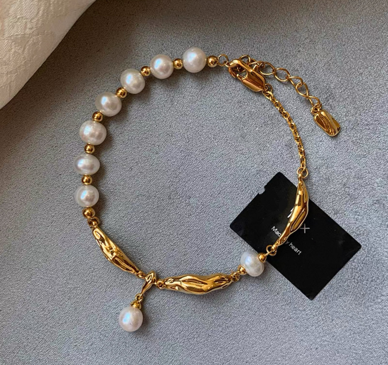 Gold Link Bracelet with Natural Freshwater Pearls(12)
