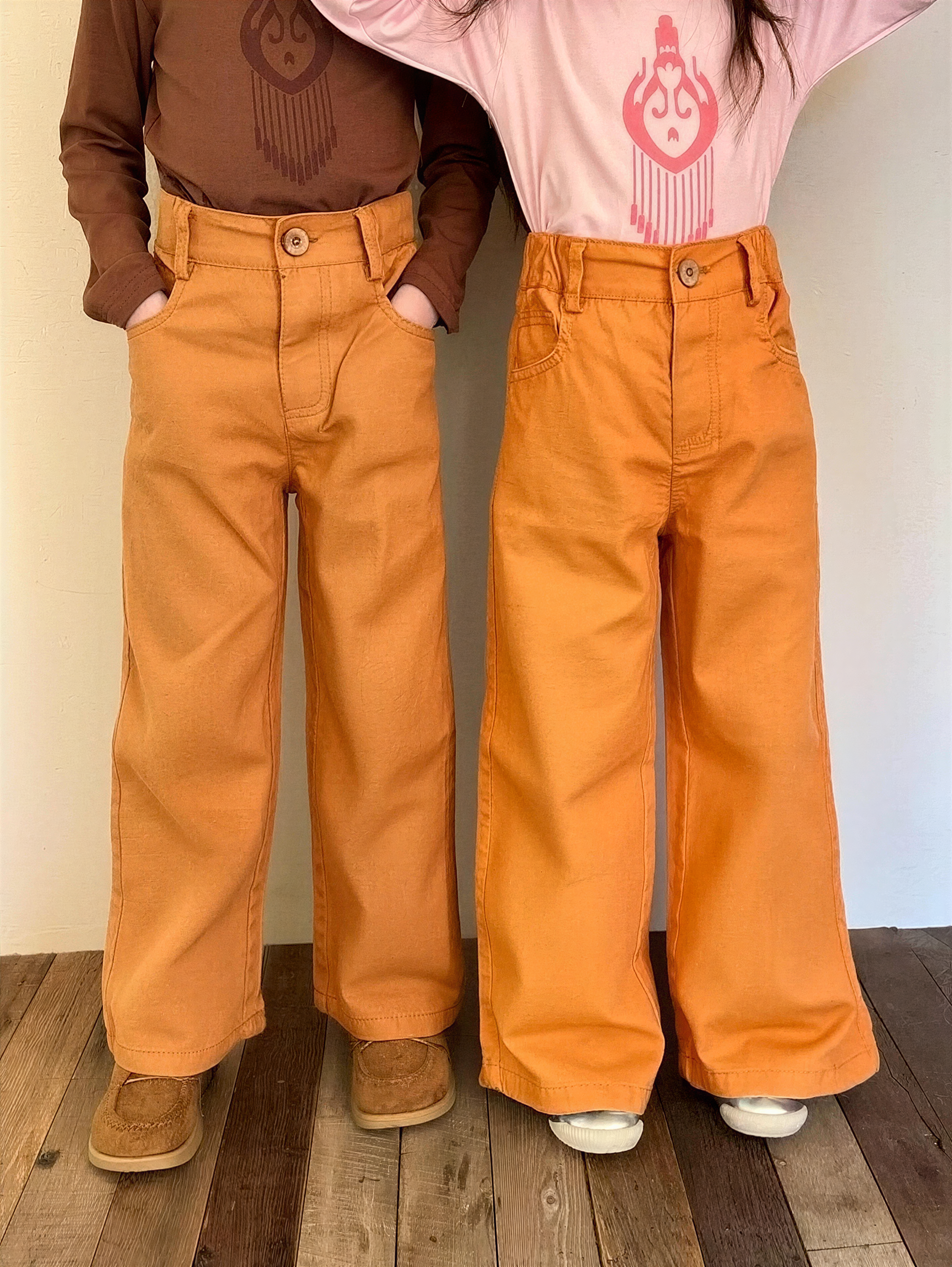 “Echo Ikat” paxta futbolka – Atlas naqsh | Yumshoq, nafas oladigan, jinsi-neytral (pushti)