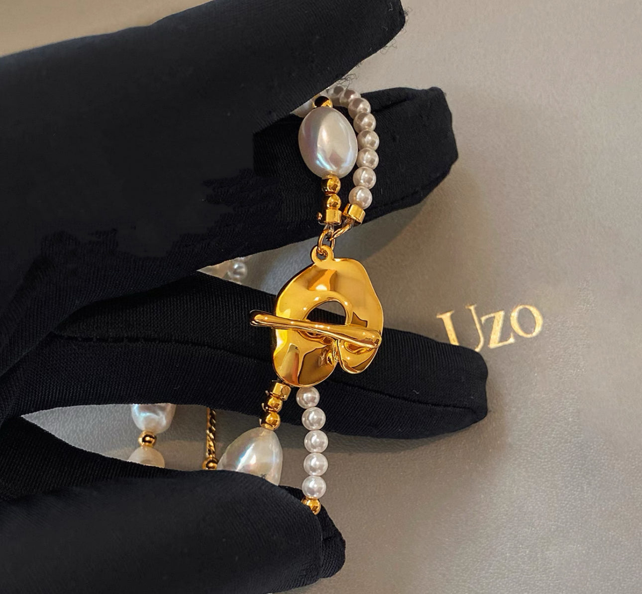 Natural Baroque Pearl Bracelet with Gold Accents(8)