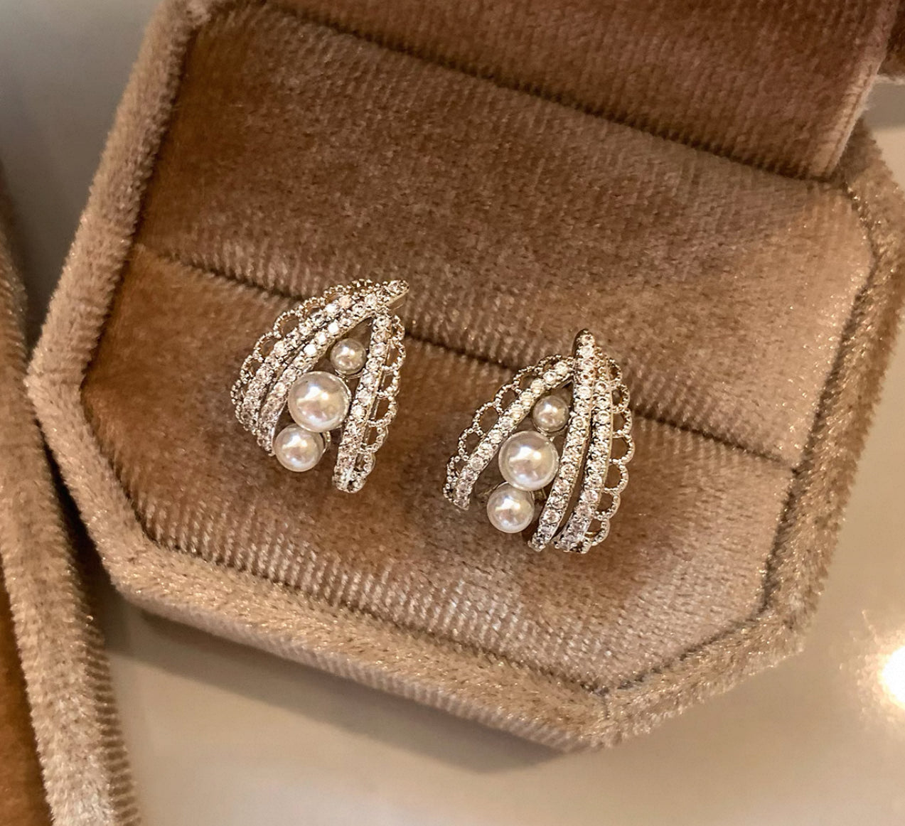 Elegant Austrian Pearl & Zircon Leaf Earrings(2)