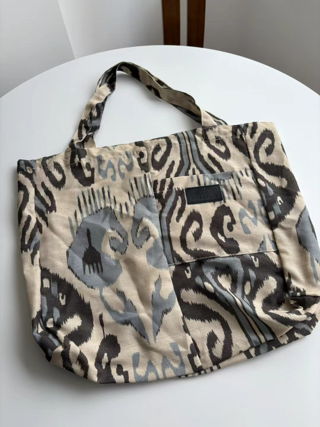 Atlas Canvas Tote (Black&White)