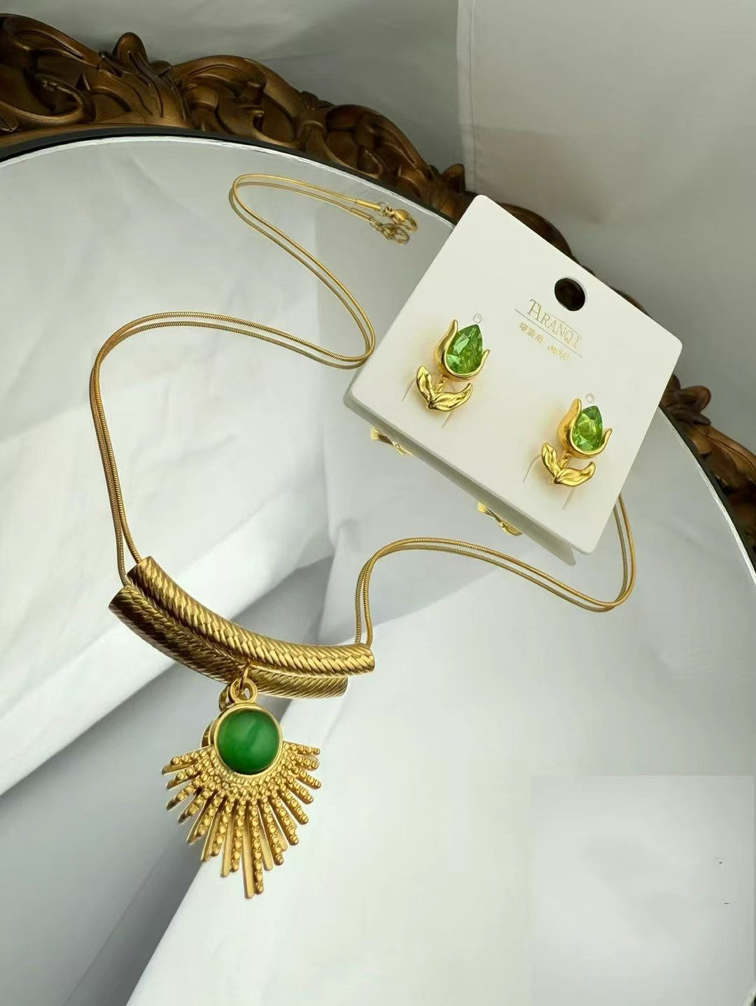 Gold Color Stainless Steel Necklace & Earrings Set（90）