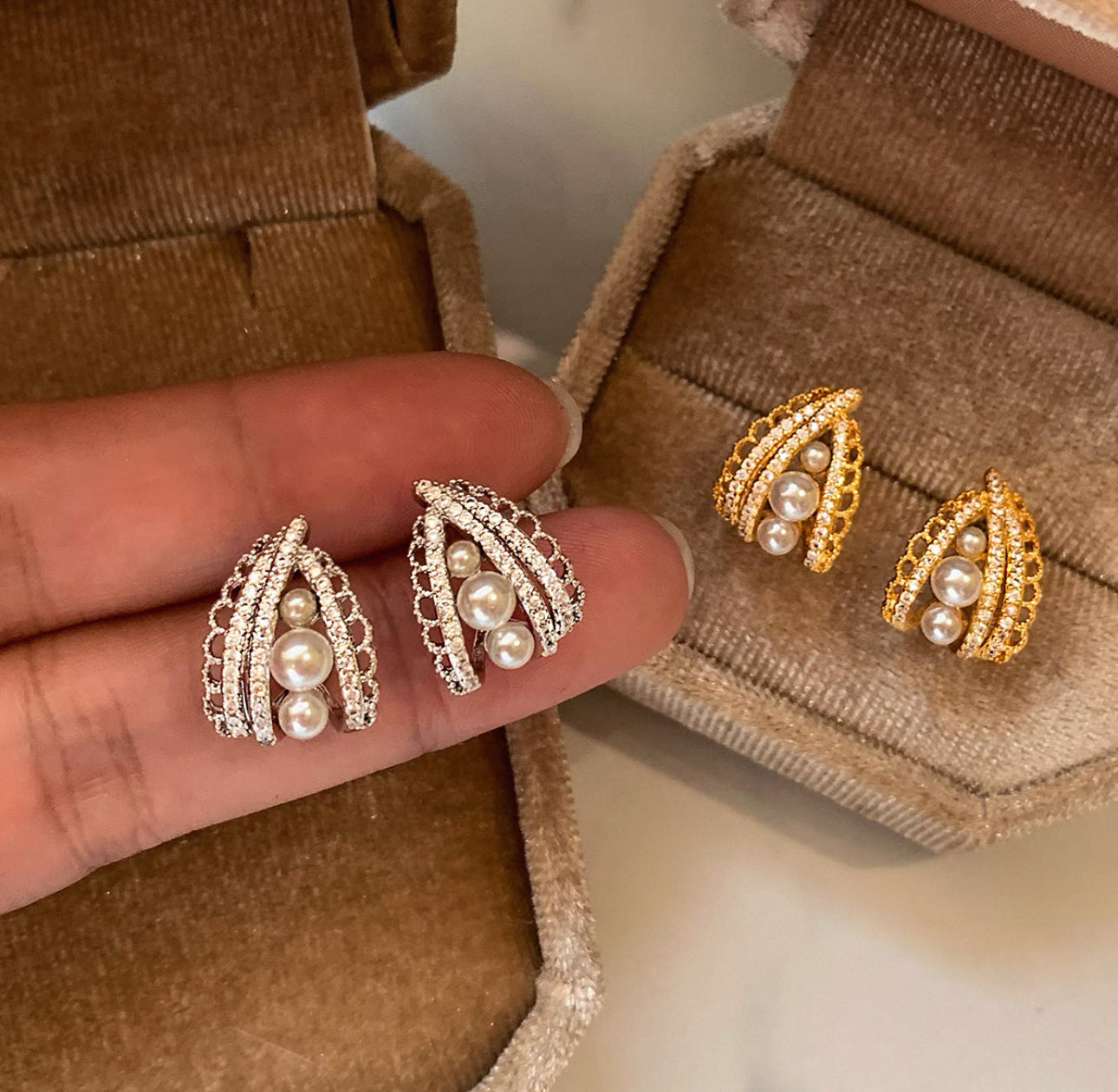 Elegant Austrian Pearl & Zircon Leaf Earrings(2)