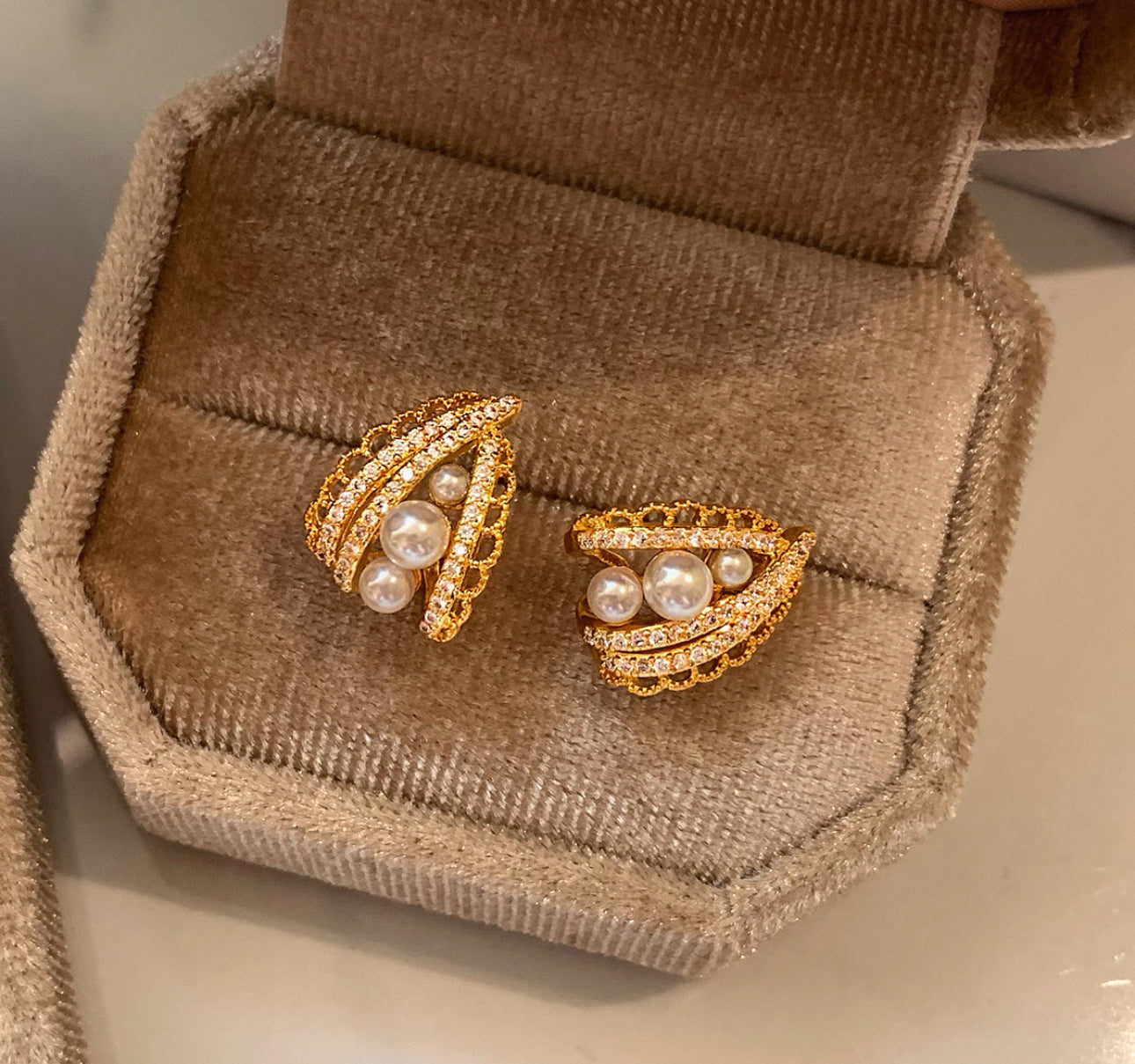 Elegant Austrian Pearl & Zircon Leaf Earrings(2)