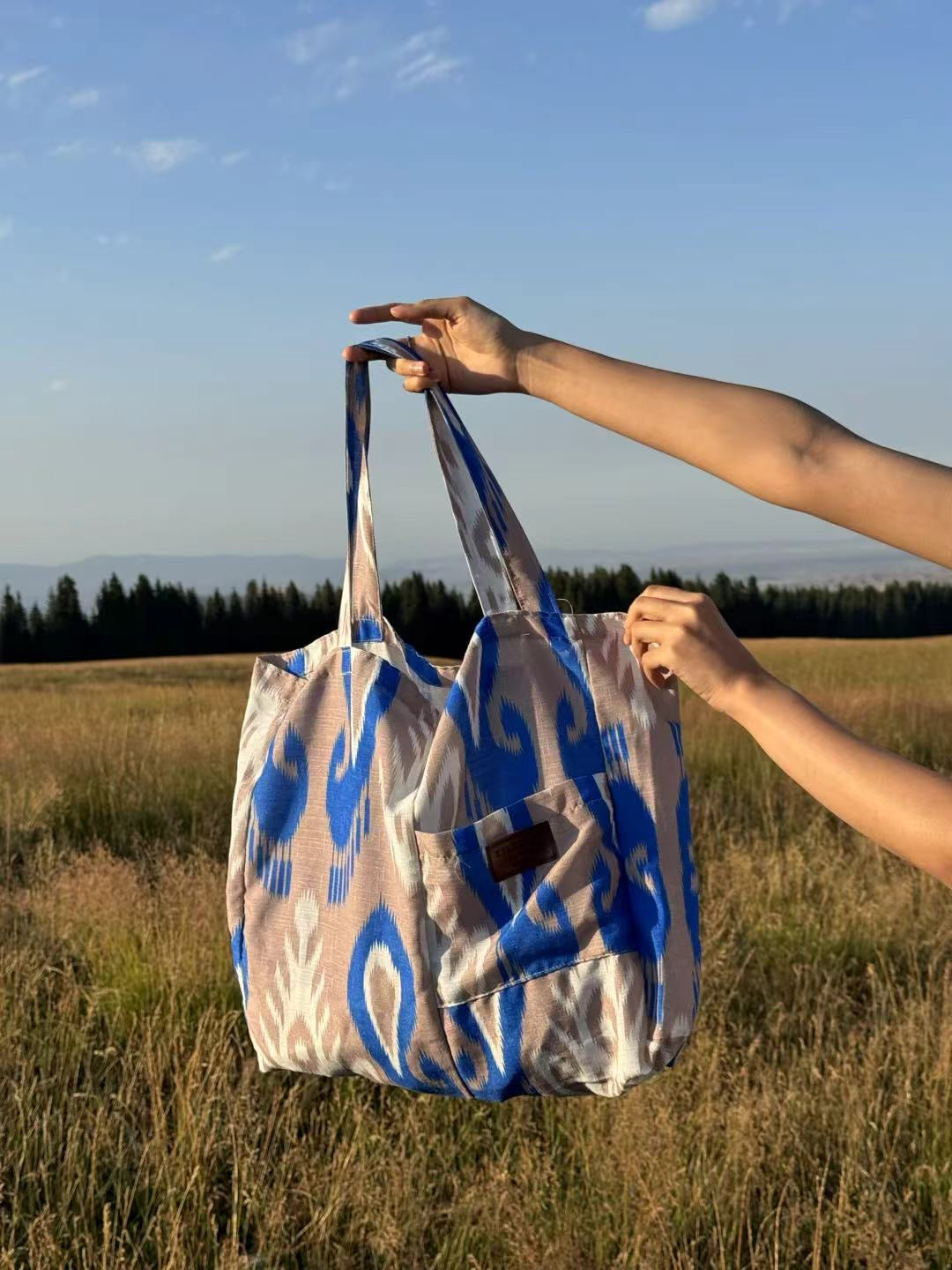 Atlas Canvas Tote (Blue)